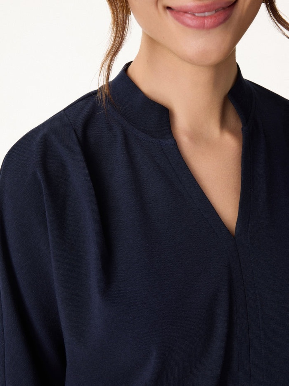 NWT OGL Stand Collar V-Neck Short Sleeve Top IN NAVY - Picture 3 of 5